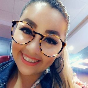 Meet your Posher, Ana
